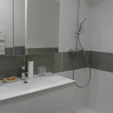 Hyères, 3 Pièces, 5 Personnes - Fr-1-335-49 Appartamento